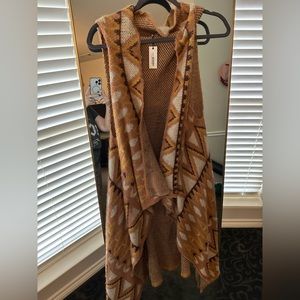 Umgee boutique fuzzy tribal boho SW soft sweater vest M/L very flowy